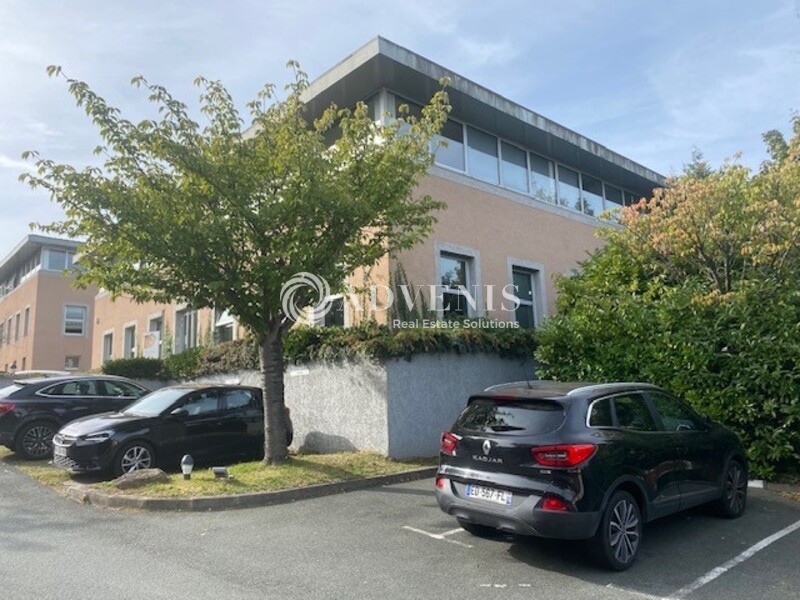 Location Bureaux FOURQUEUX (78112) - Photo 1