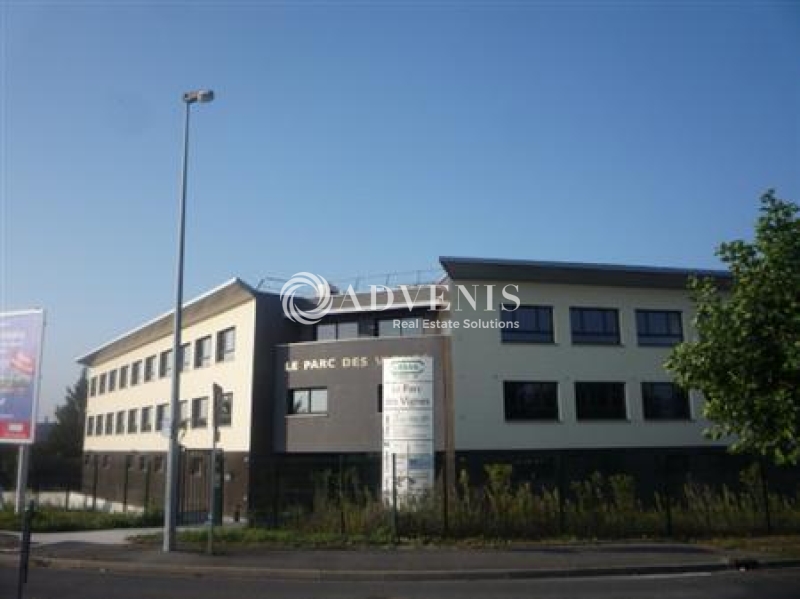 Location Bureaux et activités légères CHANTELOUP LES VIGNES (78570) - Photo 2