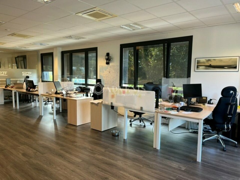 Location Bureaux FOURQUEUX (78112) - Photo 5