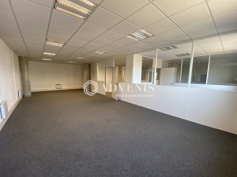 Location Bureaux ORGEVAL (78630) - Photo 1