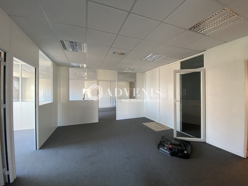 Location Bureaux ORGEVAL (78630) - Photo 2