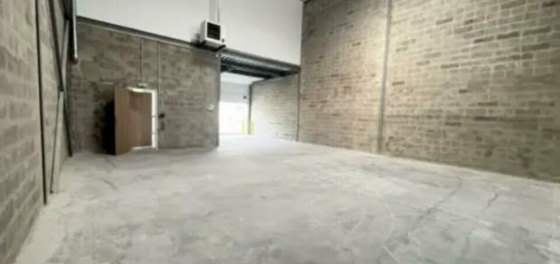 Location Activités Entrepôts FEUCHEROLLES (78810) - Photo 2