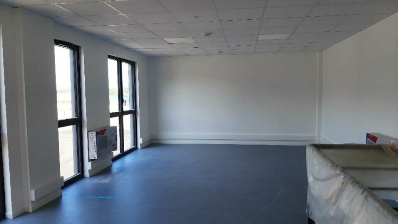 Location Activités Entrepôts FEUCHEROLLES (78810) - Photo 5