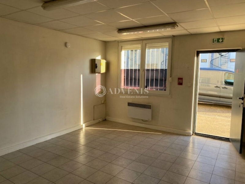 Vente Investisseur Activités Entrepôts MORAINVILLIERS (78630) - Photo 9