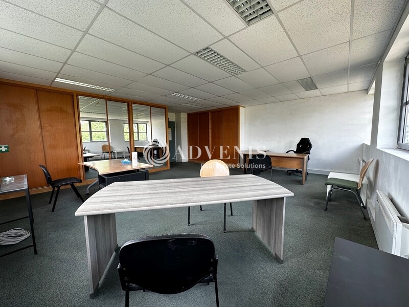 Location Bureaux POISSY (78300) - Photo 1