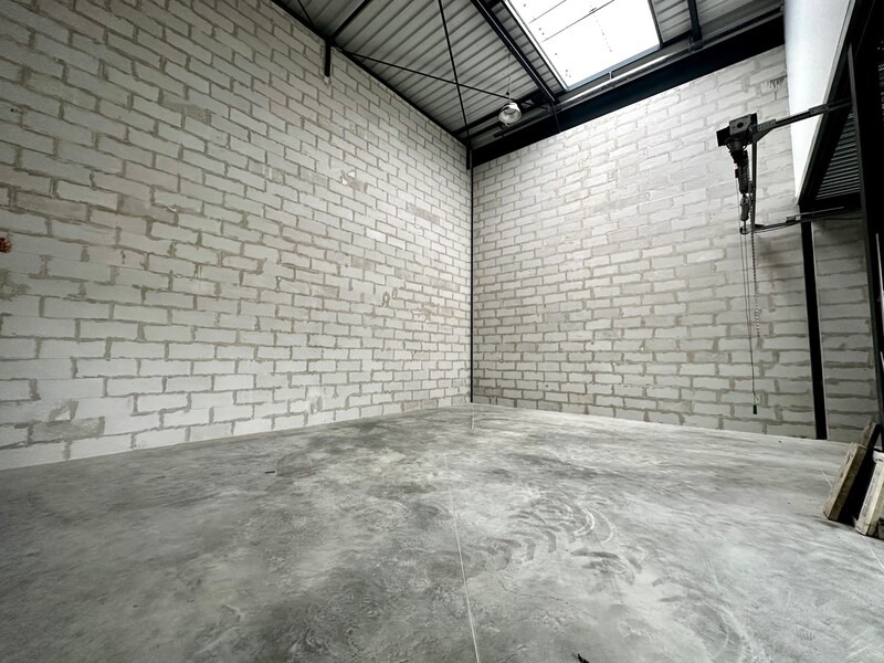 Location Activités Entrepôts POISSY (78300) - Photo 1