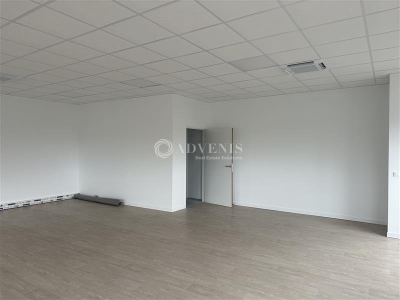 Location Bureaux BUCHELAY (78200) - Photo 7