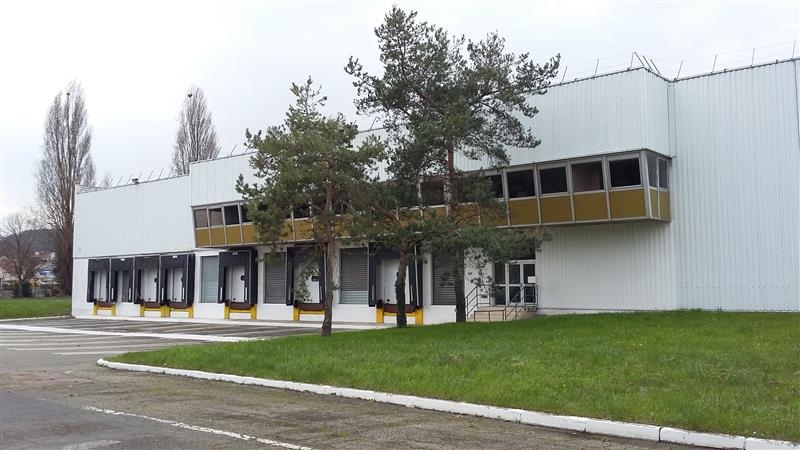 Location Entrepôts EPONE (78680) - Photo 1