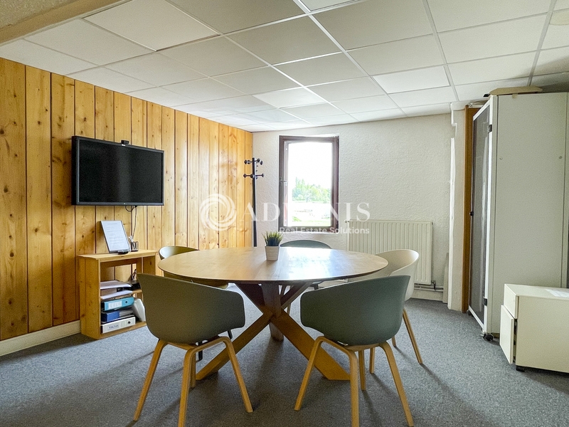 Location Bureaux FEUCHEROLLES (78810) - Photo 9