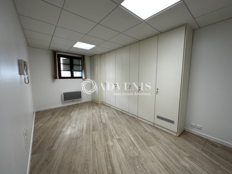 Location Bureaux POISSY (78300) - Photo 3