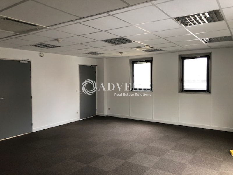 Location Bureaux SAINT AVERTIN (37550) - Photo 2