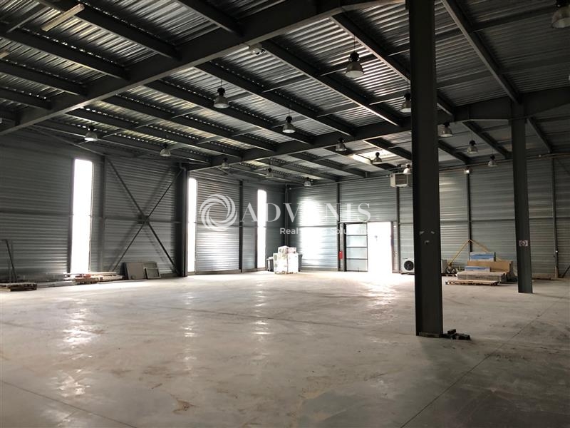 Location Entrepôts PARCAY MESLAY (37210) - Photo 1