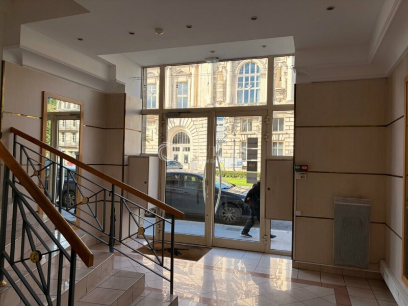 Location Bureaux TOURS (37000) - Photo 7