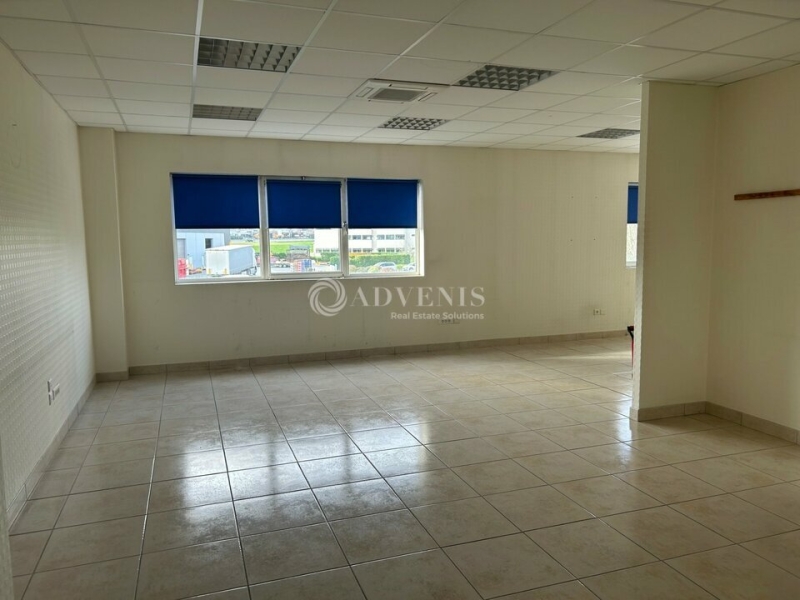 Location Bureaux PARCAY MESLAY (37210) - Photo 5