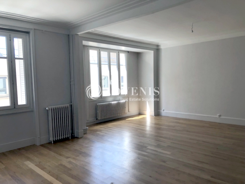 Location Bureaux TOURS (37000) - Photo 3