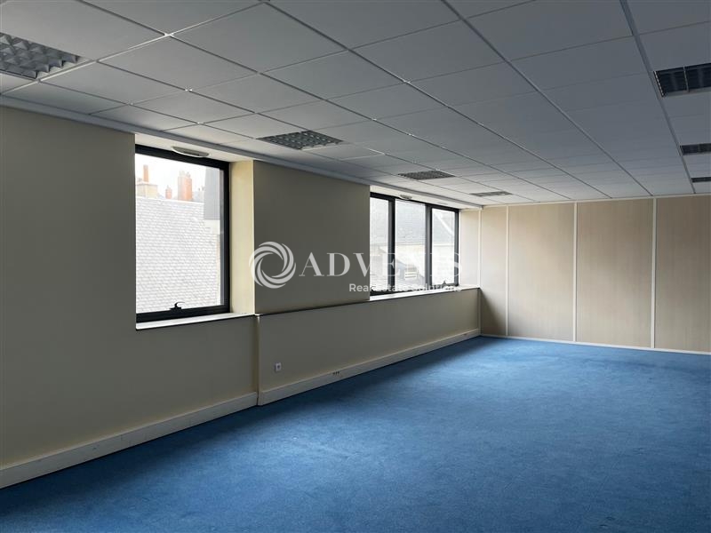 Location Bureaux TOURS (37000) - Photo 2