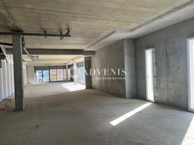 Vente Utilisateur Commerces CHAMBRAY LES TOURS (37170) - Photo 2