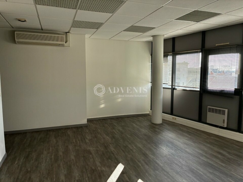 Location Bureaux TOURS (37000) - Photo 2