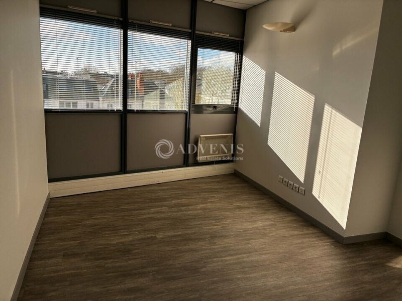 Location Bureaux TOURS (37000) - Photo 3