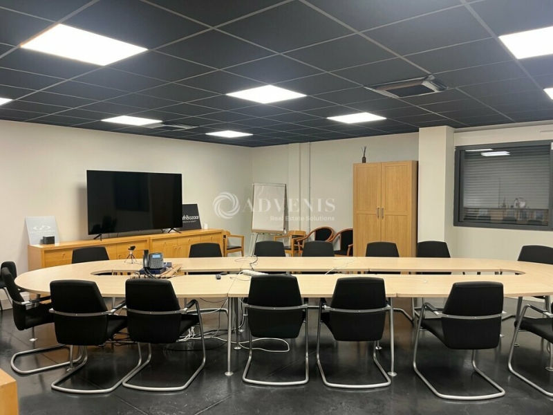 Location Bureaux TOURS (37100) - Photo 1