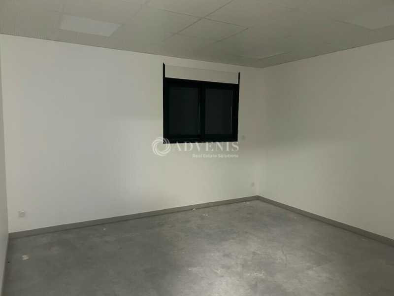 Location Bureaux CHARGE (37530) - Photo 5