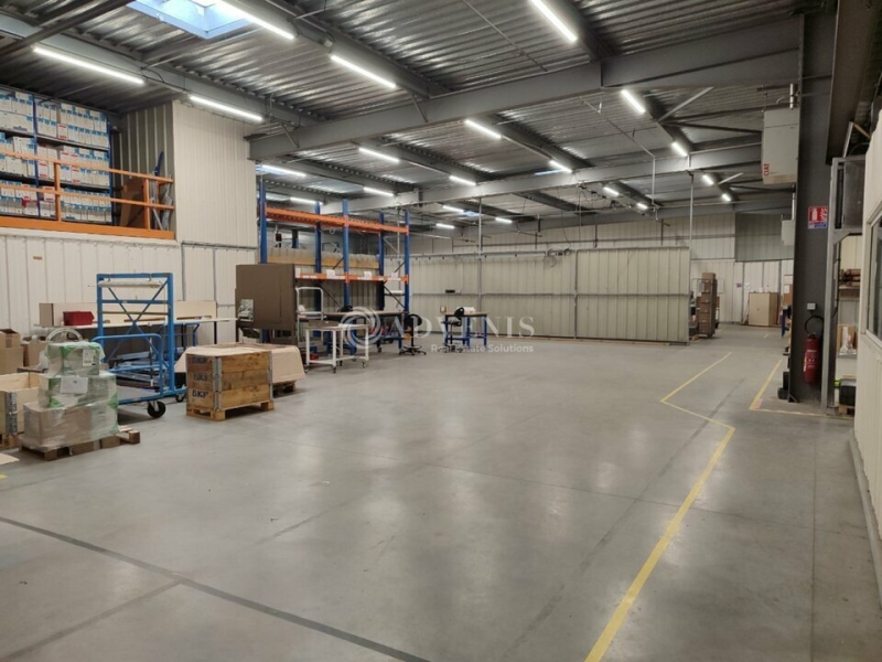 Vente Investisseur Activités Entrepôts SAINT CYR SUR LOIRE (37540) - Photo 1