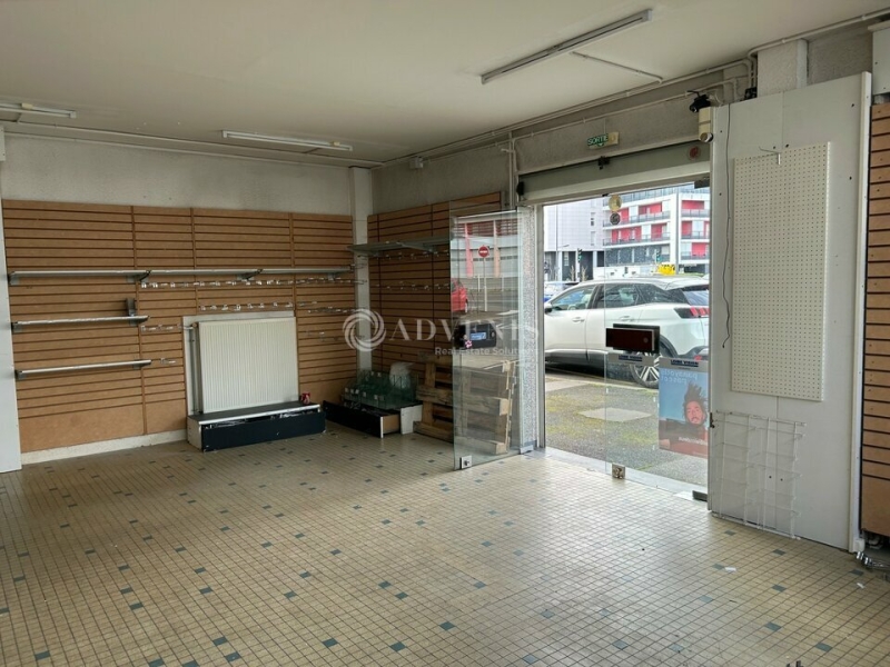 Location Commerces TOURS (37000) - Photo 1