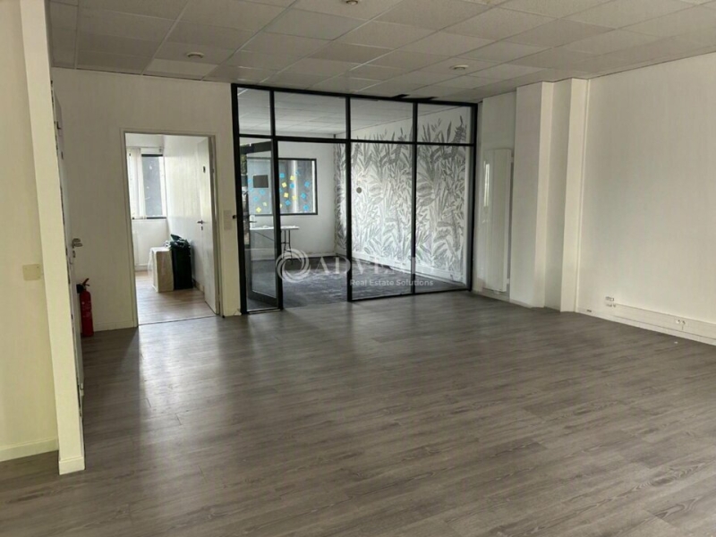 Location Bureaux TOURS (37000) - Photo 5