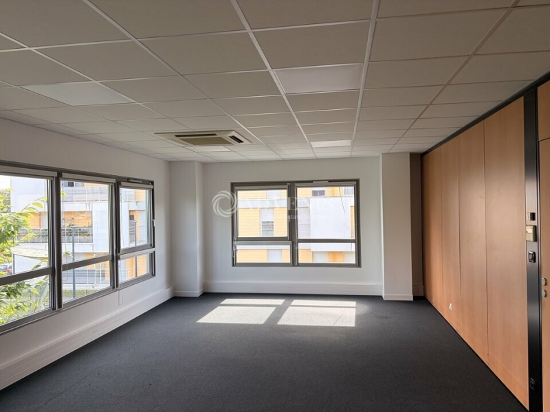 Location Bureaux TOURS (37200) - Photo 11