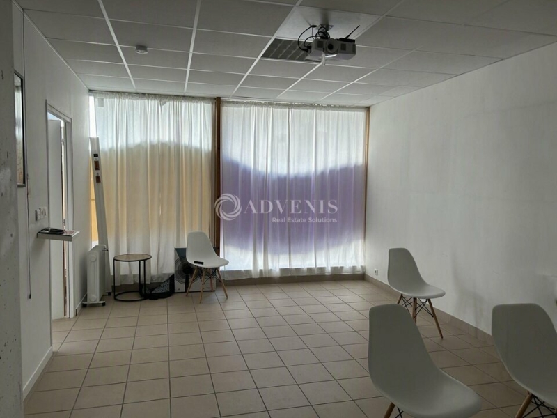 Location Commerces JOUÉ LÈS TOURS (37300) - Photo 5
