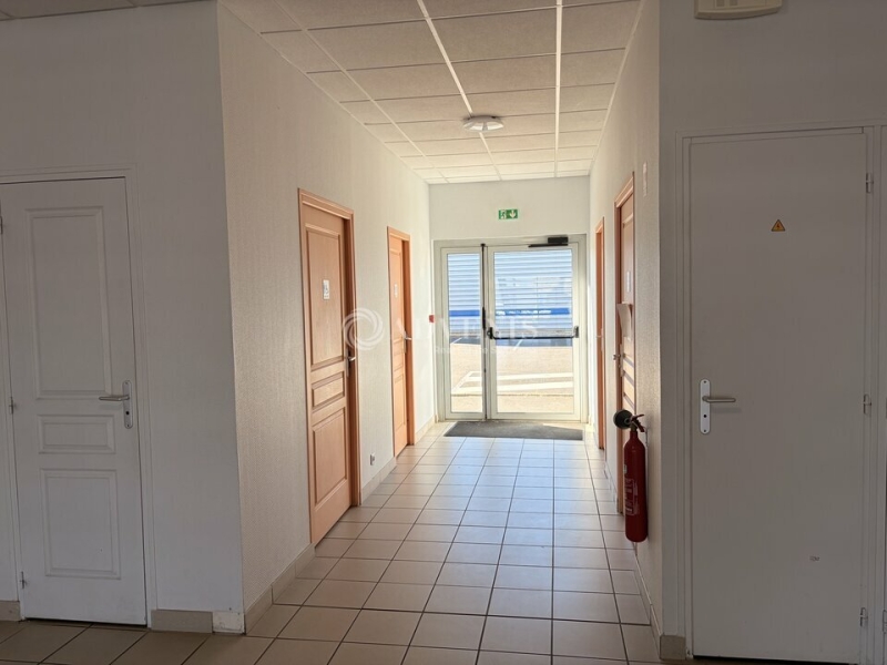 Location Bureaux PARCAY MESLAY (37210) - Photo 2