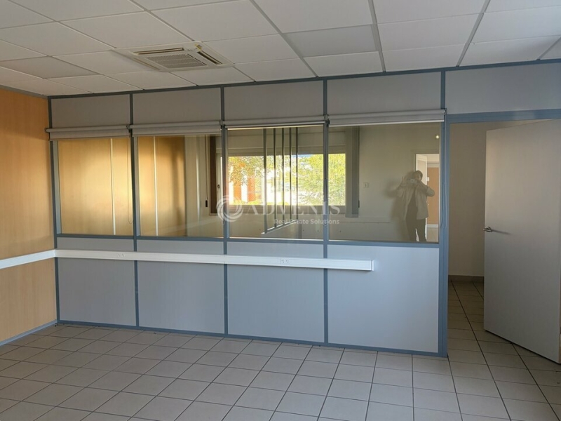 Location Bureaux PARCAY MESLAY (37210) - Photo 4