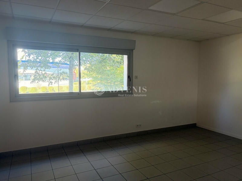 Location Bureaux PARCAY MESLAY (37210) - Photo 8
