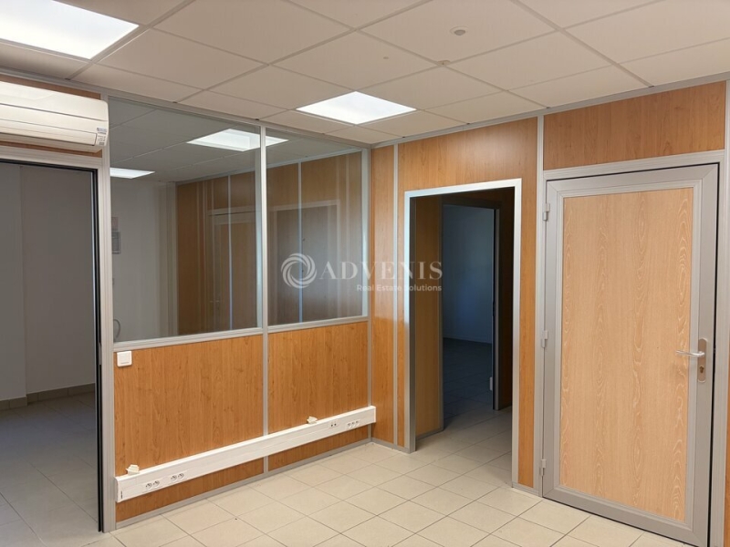 Location Bureaux PARCAY MESLAY (37210) - Photo 9
