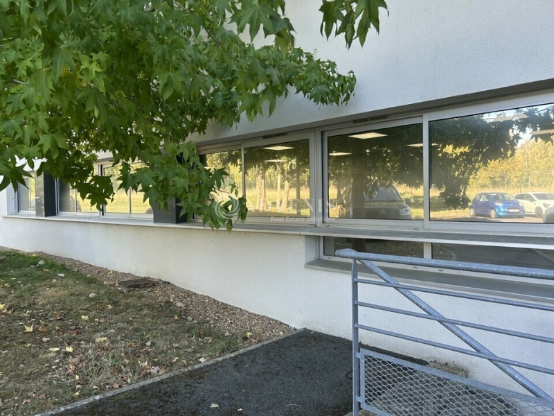 Location Bureaux TOURS (37100) - Photo 10