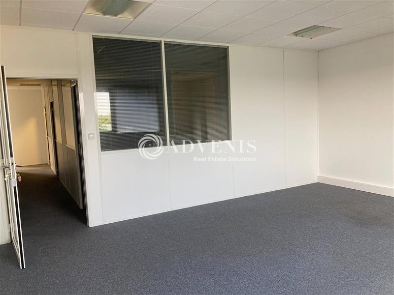 Location Bureaux LA CHAUSSEE SAINT VICTOR (41260) - Photo 4