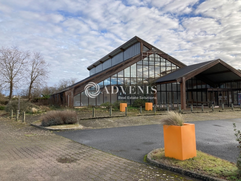 Location Commerces LA CHAUSSEE SAINT VICTOR (41260) - Photo 1