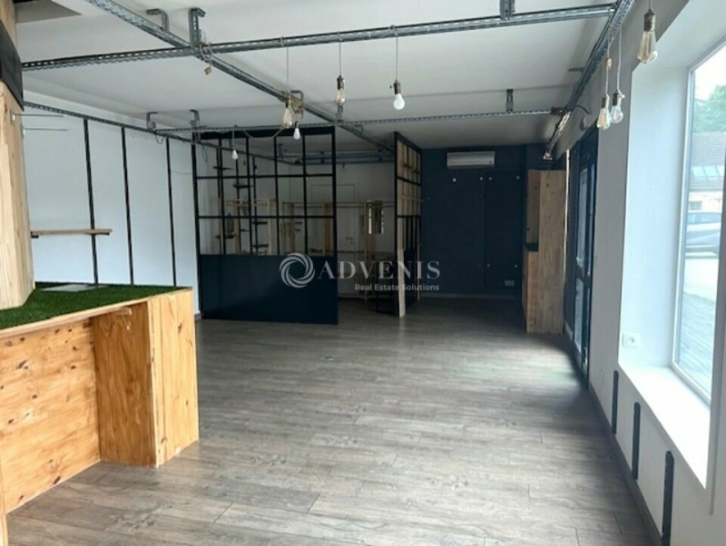 Location Commerces COUR CHEVERNY (41700) - Photo 1