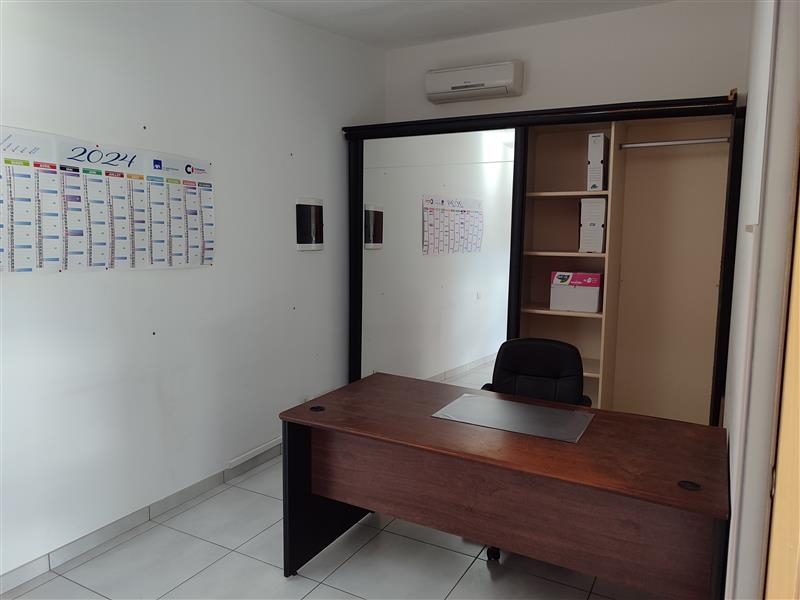 Location Entrepôts THEZAN LES BEZIERS (34490) - Photo 4