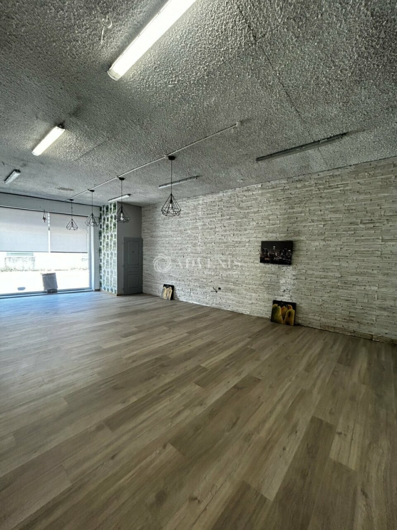 Location Commerces LÉZIGNAN-CORBIÈRES (11200) - Photo 1