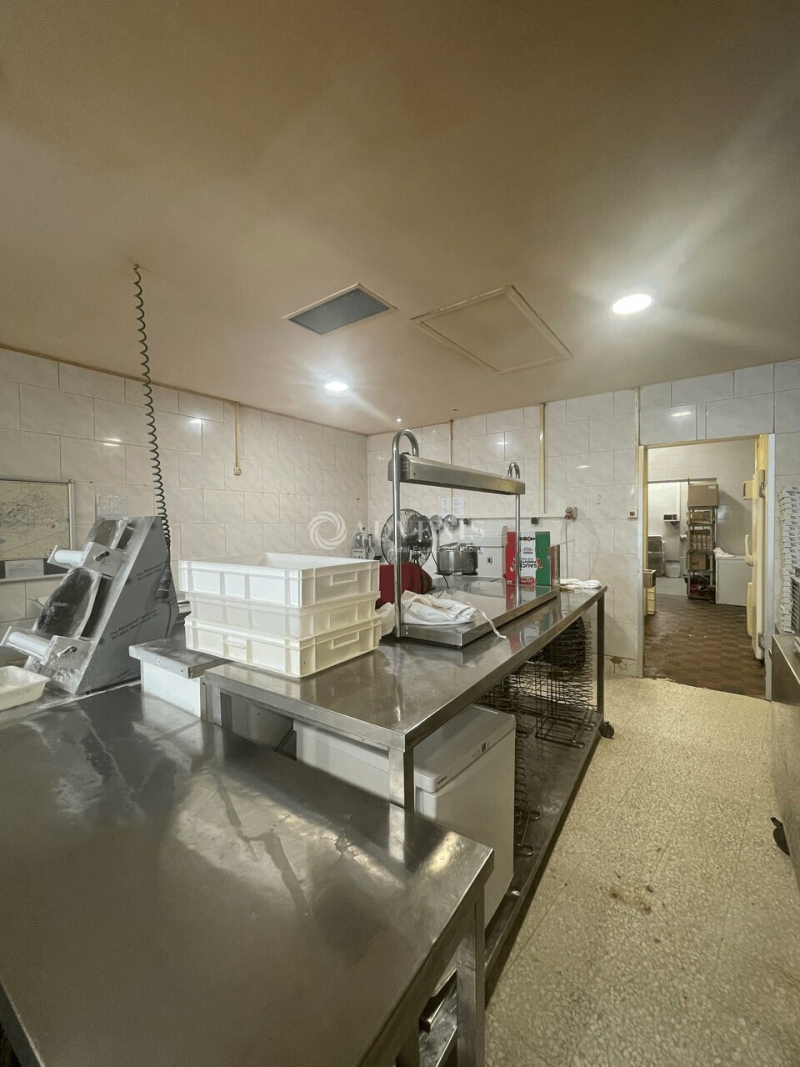 Vente Investisseur Commerces NARBONNE (11100) - Photo 5