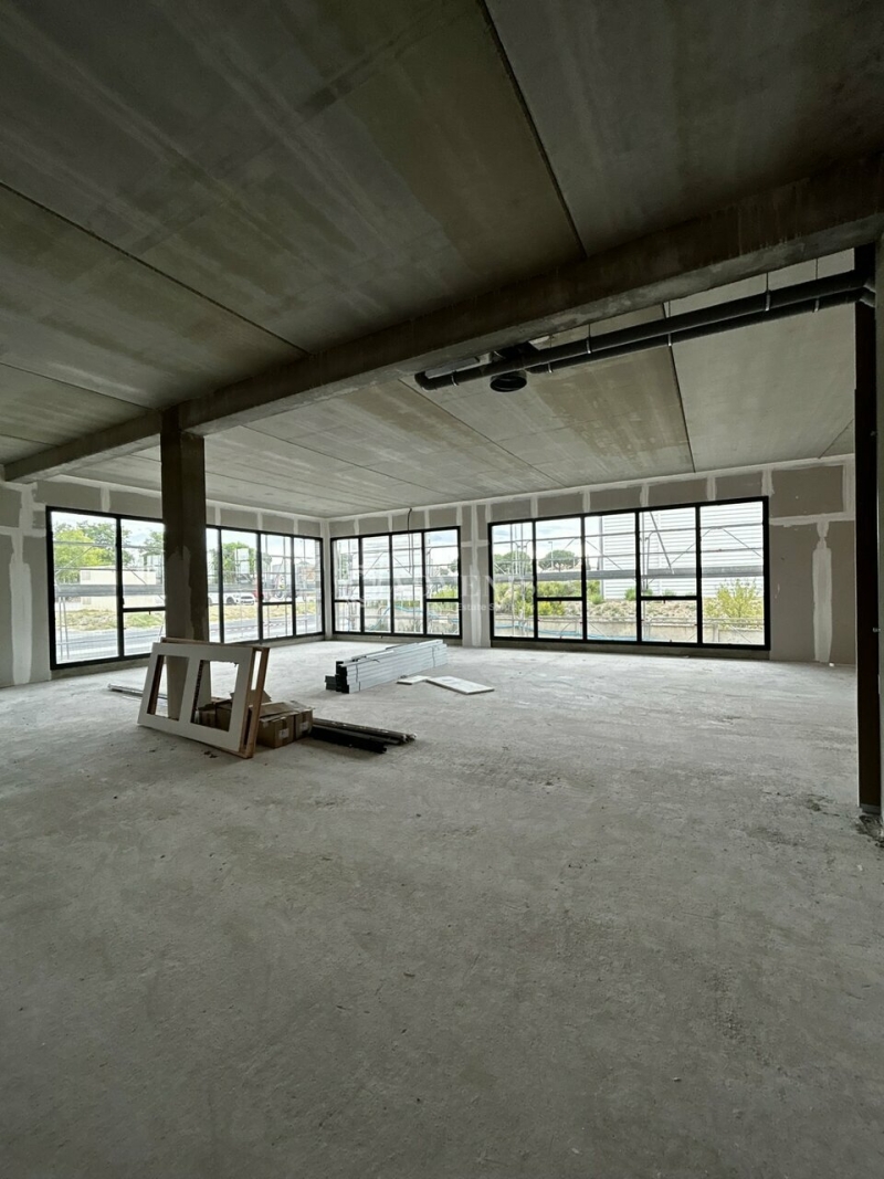 Vente Investisseur Bureaux NARBONNE (11100) - Photo 2