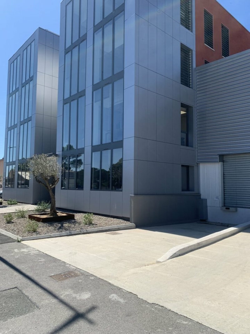 Location Bureaux NARBONNE (11100) - Photo 1