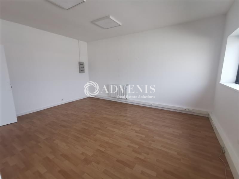 Location Bureaux TREGUEUX (22950) - Photo 1