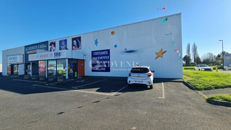 Location Commerces HILLION (22120) - Photo 2