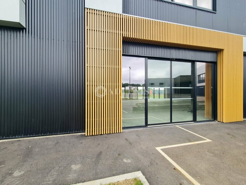 Location Commerces LAMBALLE ARMOR (22400) - Photo 2