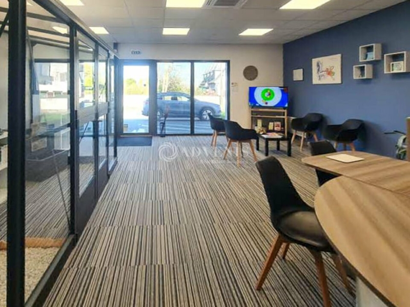 Location Commerces PLOUFRAGAN (22440) - Photo 3