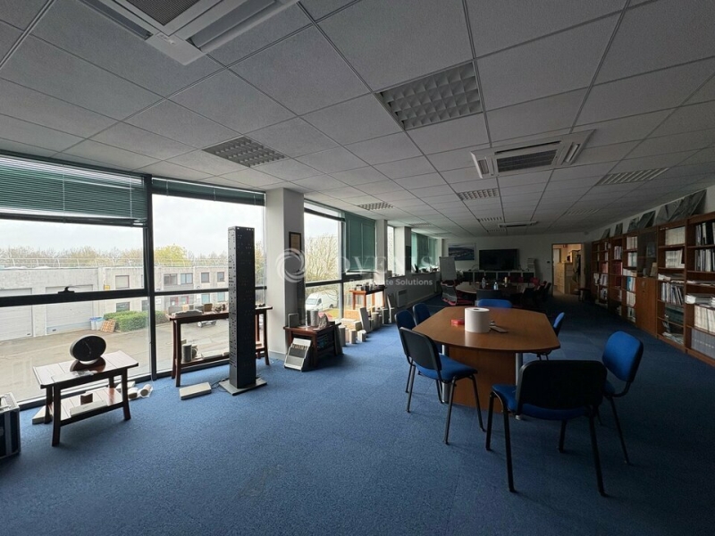 Location Activités Entrepôts MAGNY LES HAMEAUX (78114) - Photo 4