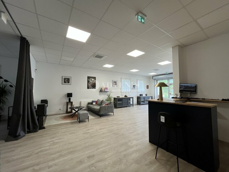 Location Commerces RAMBOUILLET (78120) - Photo 4