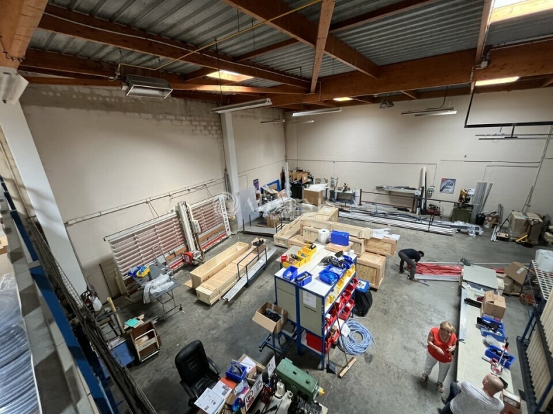Location Activités Entrepôts MAGNY LES HAMEAUX (78114) - Photo 5